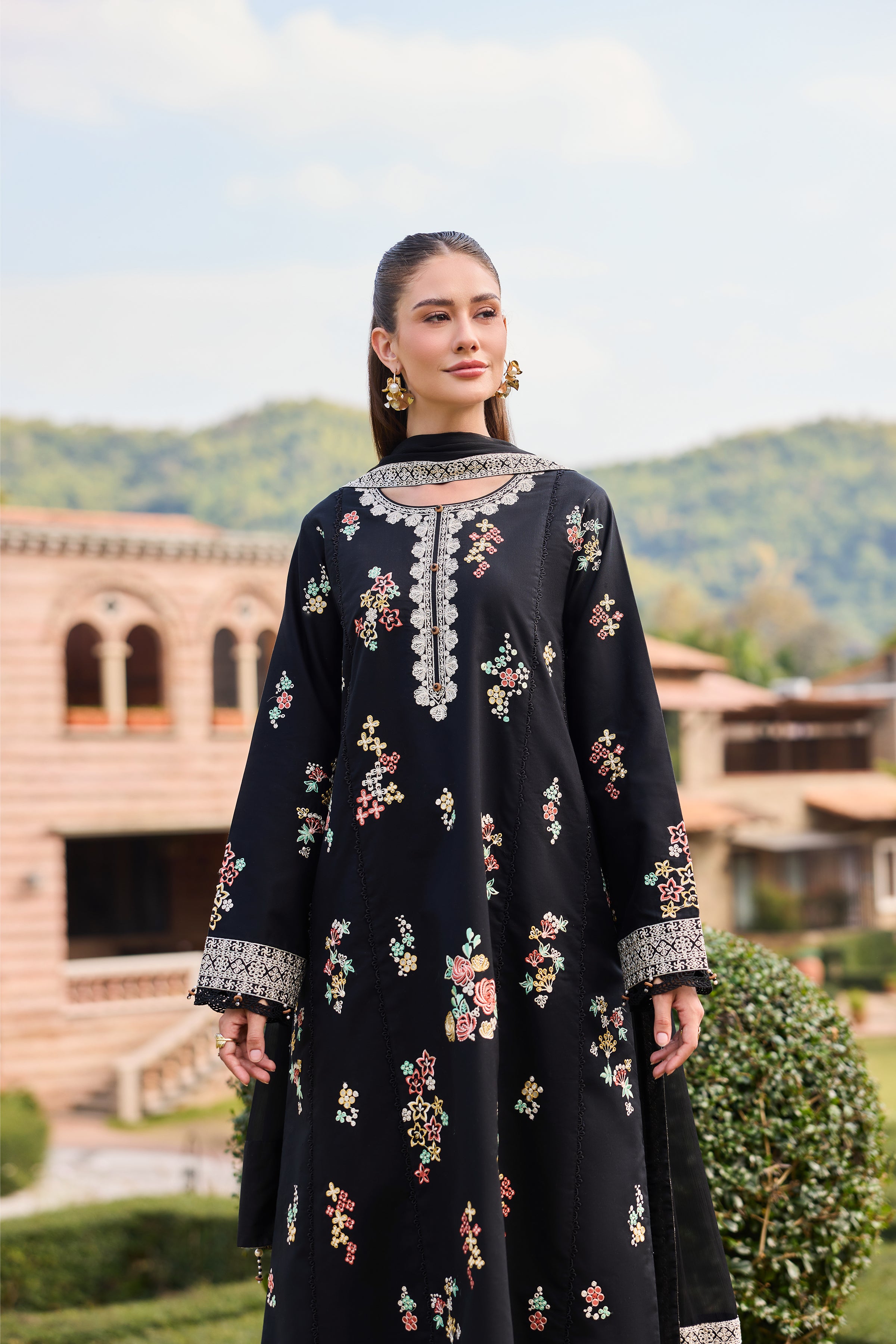 Raven Elegance