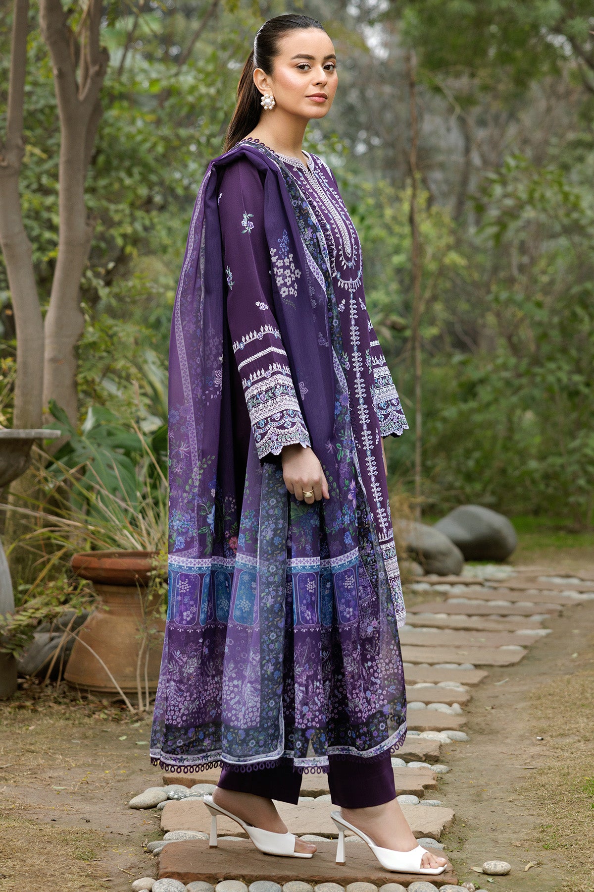Regal Iris