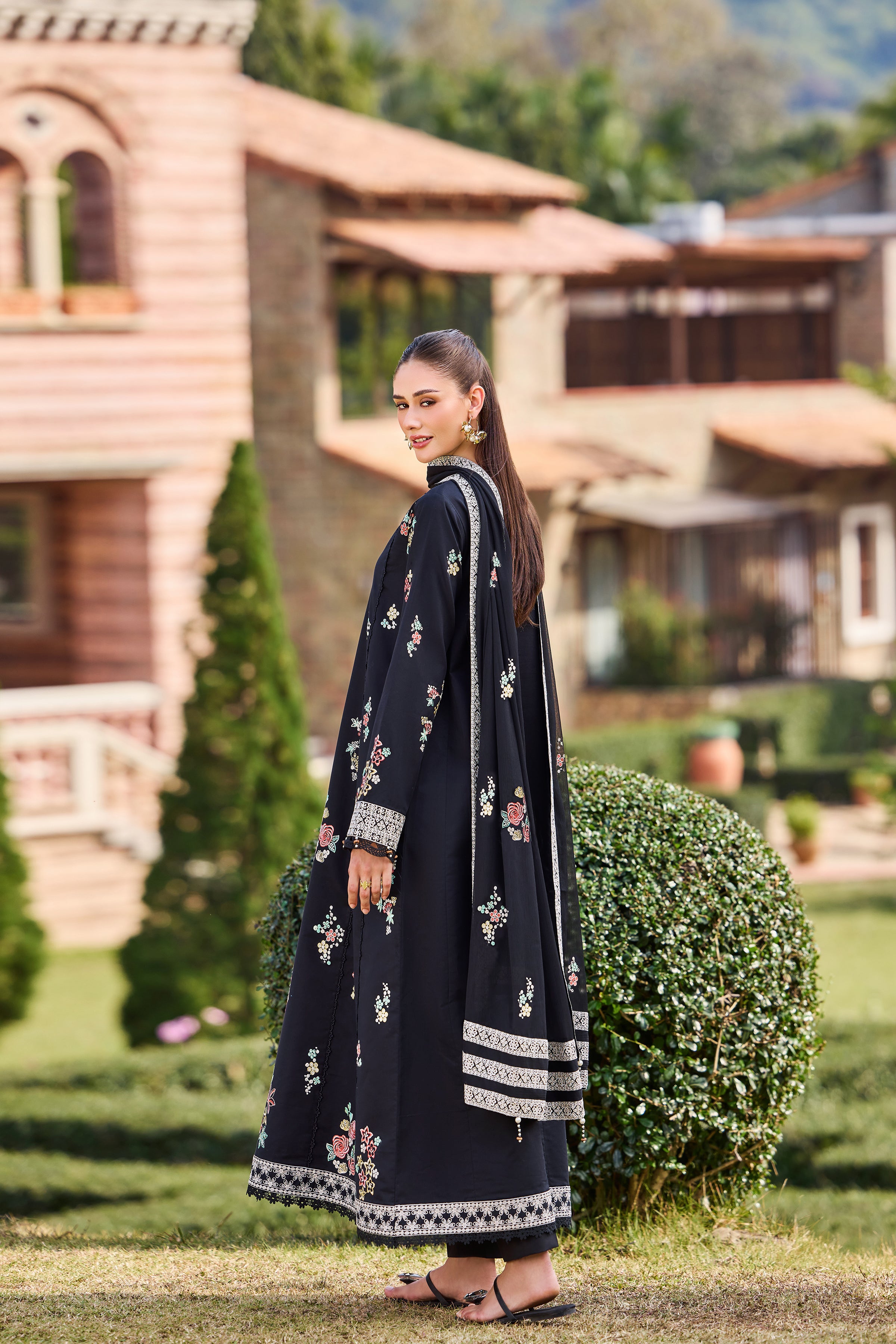 Raven Elegance